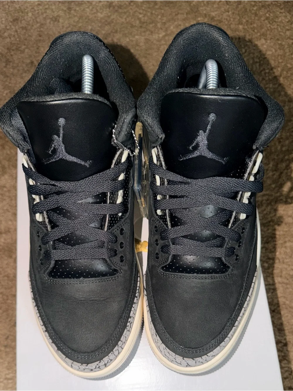 Air Jordan 3 Retro - Off Noir - Mens size 9/10.5w